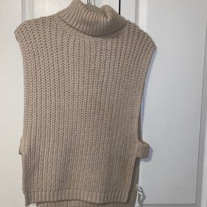 Sweater vest